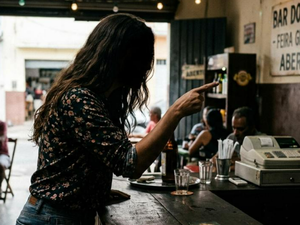 Mulher é denunciada por ameaçar dono de bar em Feira Grande