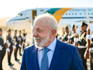 Lula fará cirurgia de catarata no olho esquerdo nesta sexta-feira (30)