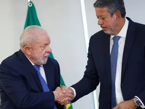 Reunião entre Lula e Lira é adiada diante de indefinição por ministério para o Centrão