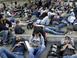 Sírios começam a entrar legalmente na Europa