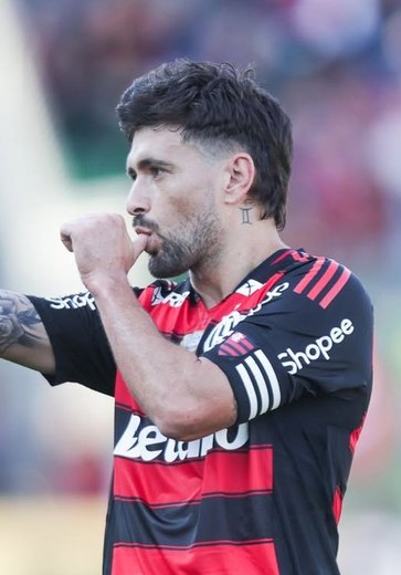 Flamengo vence Juventude fora, quebra tabu e mantém vantagem na liderança