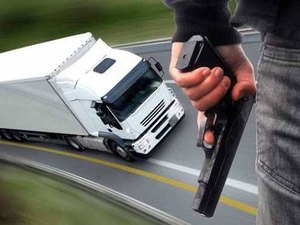 Caminhoneiro tem veículo roubado em Arapiraca