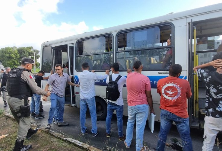 8º BPM realiza operação visando combater assaltos a veículos de transporte alternativo na região