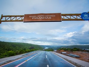 Nos 136 anos de Piranhas, Governo de Alagoas inaugura eixo viário do centro histórico