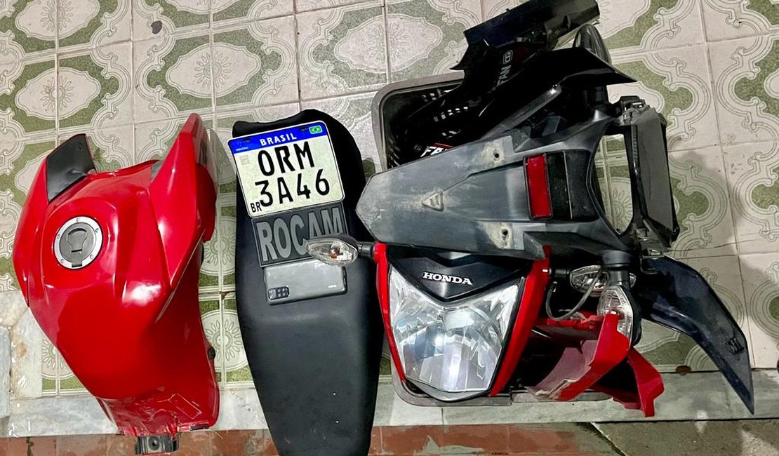 [Vídeo ]Policia prende homem com peças de moto que foi roubada em Arapiraca