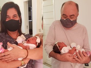 Após ajuda no parto, mãe volta ao posto da Sefaz em Maragogi para agradecer