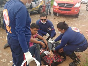 Motorista com sinais de embriaguez invade contramão e colide com motocicleta