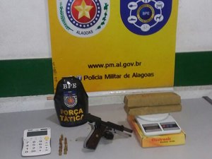 Batalhão de Eventos apreende arma e droga na Grota do Cigano