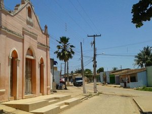 Ao passar em lombada, motociclista é derrubado e criminosos roubam o veículo