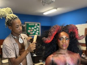 Vinícius Monteiro: O trancista que transformou arte em empreendedorismo de elite no Carnaval Brasileiro