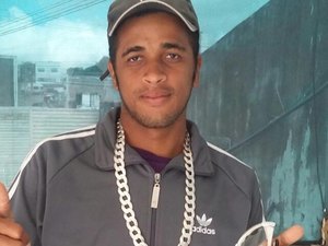 Jovem é assassinado a tiros próximo a baias de cavalos no Agreste