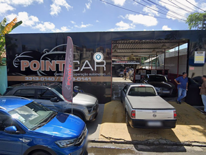 Funcionários controlam princípio de incêndio em oficina na Mangabeiras, em Maceió
