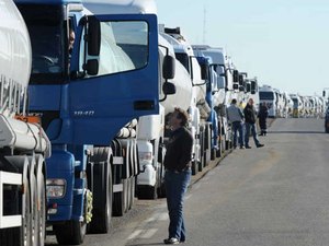 Governos aproveitam Janssen para vacinar caminhoneiros e moradores de rua