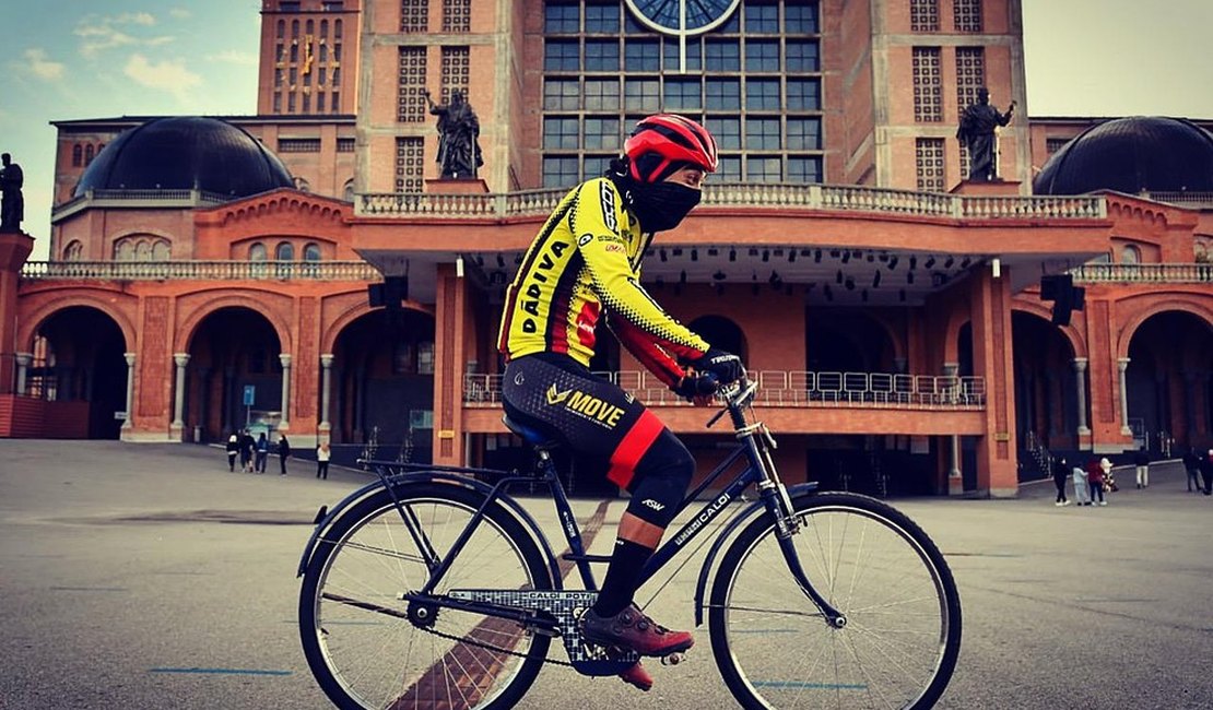 Filho homenageia mãe em pedalada de 365 km até Aparecida