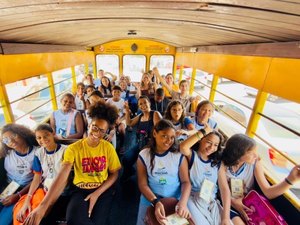 Trenzinho encanta estudantes da rede pública municipal durante a 11ª Bienal do Livro de Alagoas