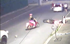 Populares ajudaram o motociclista