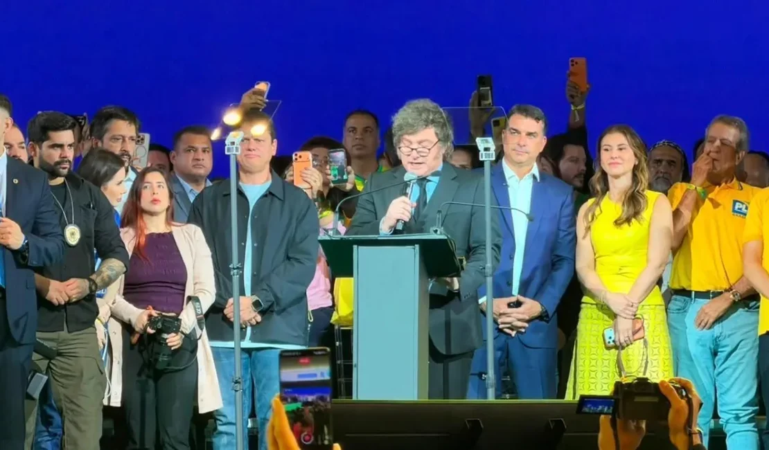 Milei chama Lula de 'presidiário' e pede Flávio contra 'tragédia econômica'