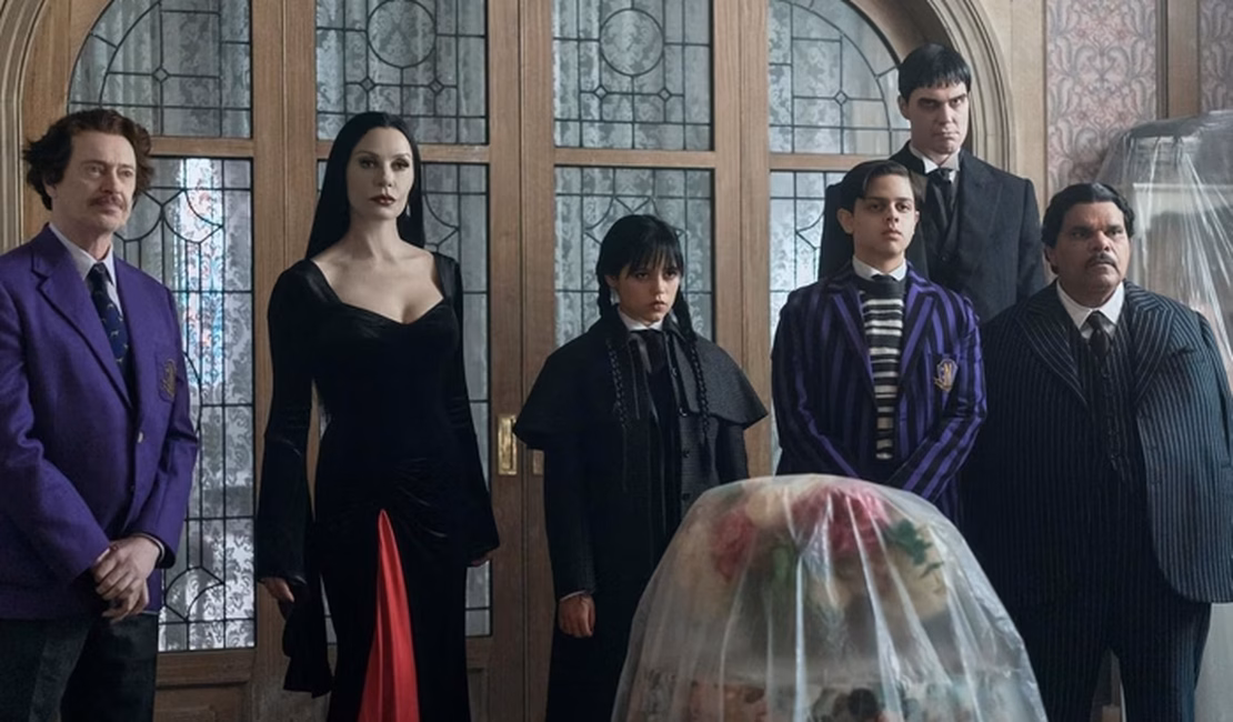 Saiba que horas os novos episódios de Wandinha estreiam na Netflix
