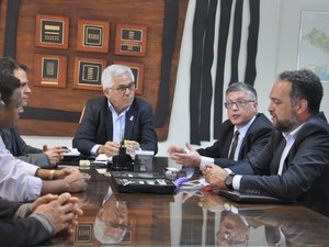 Ufal recebe representantes de empresa belga de Tecnologia