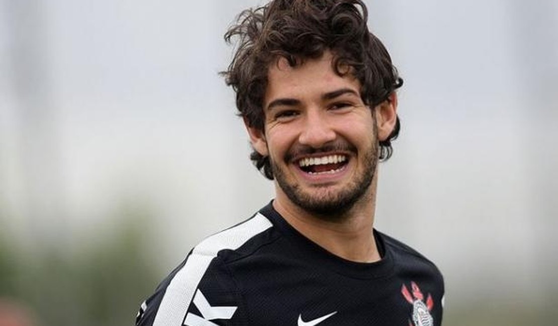 Sporting entra na briga para contratar Alexandre Pato