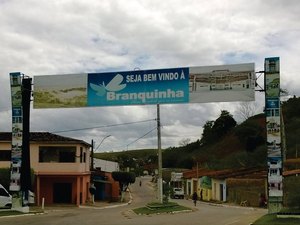 Justiça bloqueia R$ 3 mi de faculdades sem credenciamento com o MEC