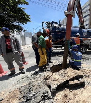 Prefeitura autua BRK Ambiental por ligação clandestina de esgoto na Ponta Verde