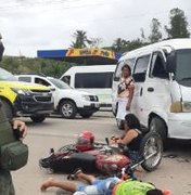 Motociclista fica ferido após colidir com van no Centro de Porto Calvo