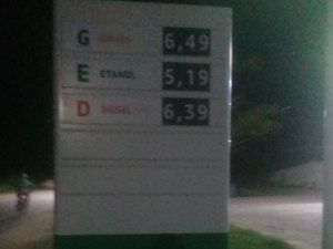 Preço da gasolina em Porto de Pedras cai de R$ 7,19 para R$ 6,49 após reportagem