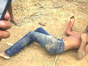 Menor é espancado e baleado após tentar assaltar mototaxista 