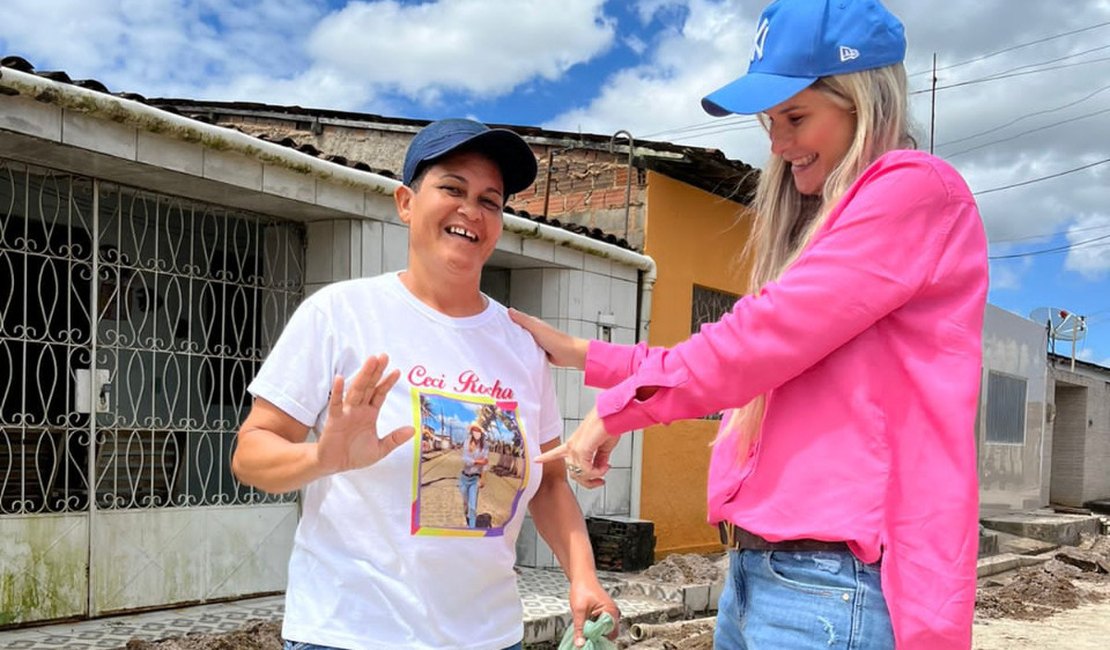 Prefeita Ceci Rocha acompanha desenvolvimento de obras e ações em Atalaia