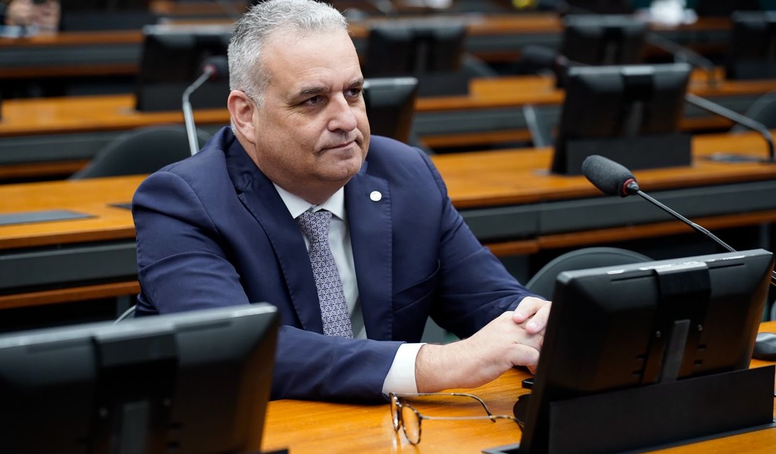 Alfredo Gaspar vota pela aprovação da PEC da redução da maioridade penal