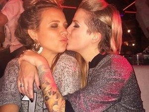 Ex-BBB Vanessa usa Twitter para falar sobre caso entre Clara e Angelis