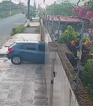 Trio armado rouba veículo na manhã deste sábado (17) no Santos Dumont