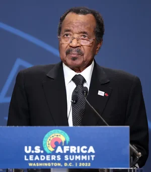 Aos 92 anos, Paul Biya é reeleito presidente do Camarões pela oitava vez