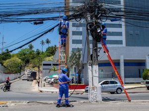 Projeto Poste Limpo já retirou mais de 300 toneladas de fiação em 18 bairros de Maceió