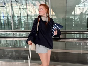 Em protesto contra imposição dos EUA, viajantes usam pijamas em aviões