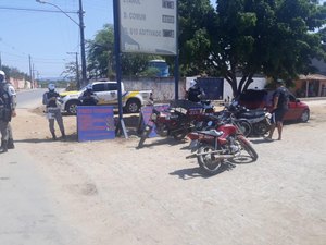 BPRv realiza Operação no Sertão e flagra 32 motociclistas sem capacete