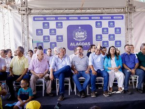 Prefeito e Governador inauguram novo complexo educacional na comunidade Vila Maria