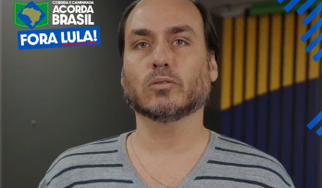 Carlos Bolsonaro desembarca em Maceió para corrida Acorda Brasil