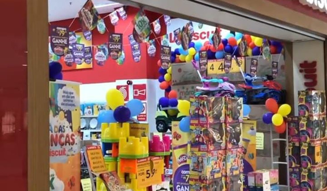 Loja de departamentos fecha portas e surpreende consumidores em shopping de Maceió