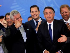 Bolsonaro diz que parte da imprensa vive só de mentiras