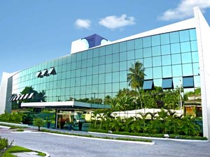 Trabalhadores realizam protesto em hospital particular na capital