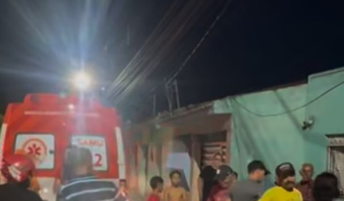 Idoso provoca incêndio dentro de casa e é salvo por vizinhos no bairro Eldorado, em Arapiraca