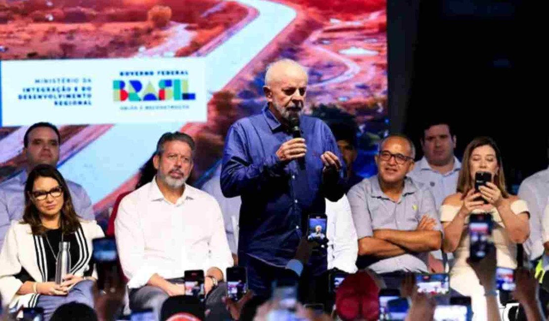 Lula recebe vaias em encontro de prefeitos e pede ‘civilidade’