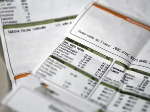 Aneel mantém bandeira vermelha 1 na conta de luz em novembro