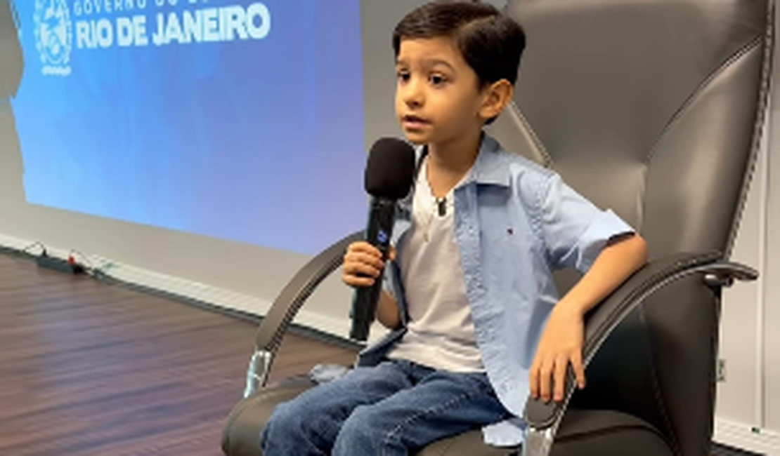 Menino de 6 anos impressiona ao apresentar seminário sobre altas habilidades