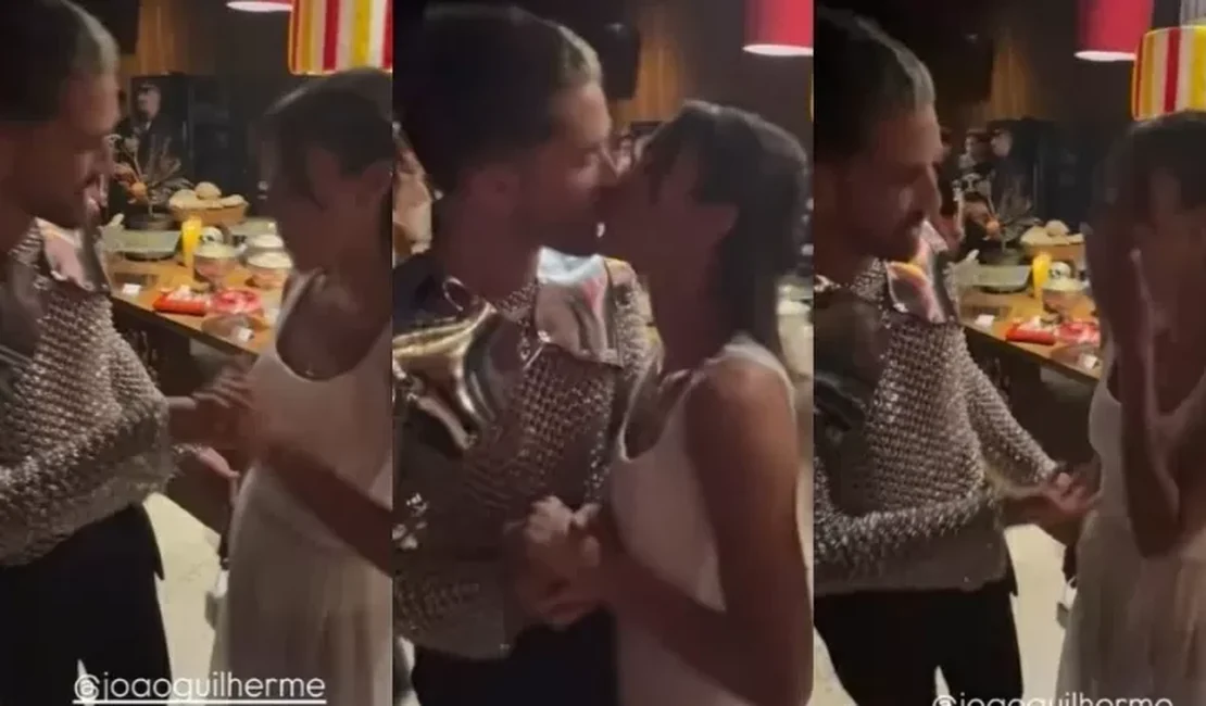 Bruna Marquezine e João Guilherme beijam muito em festa: 'Romeu e Julieta'