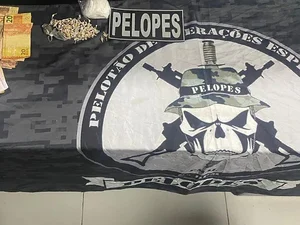 Operação do Pelotão de Operações Especiais (PELOPES) prende três pessoas por tráfico de drogas em Delmiro Gouveia