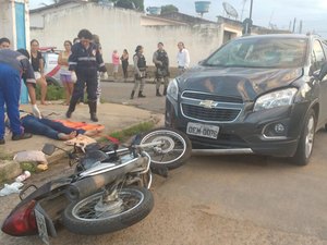 [Vídeo] Motorista não respeita sinalização de trânsito e provoca acidente em Arapiraca 