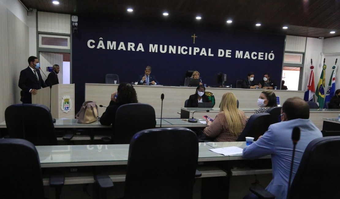Câmara de Maceió aprova orçamento para 2022 e o próprio 13° salário